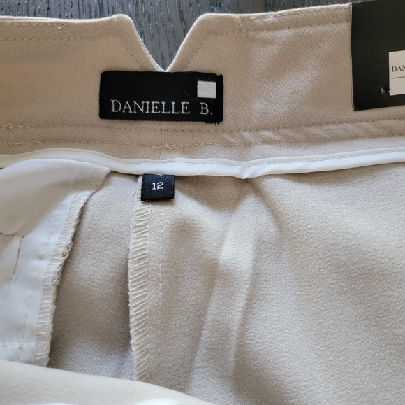 Capri Pants - Picture 11 of 12